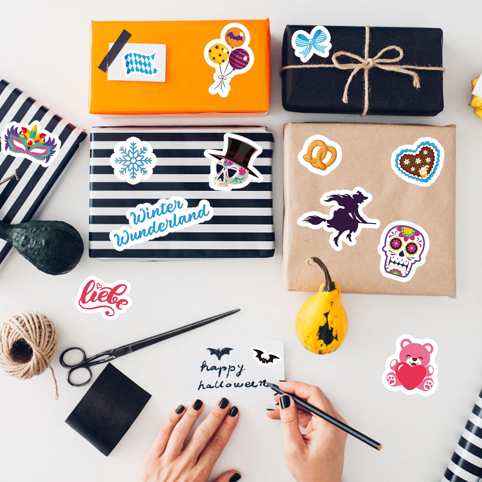 Vier Jahreszeiten - Frühling, Sommer, Herbst, Winter - Glückliche