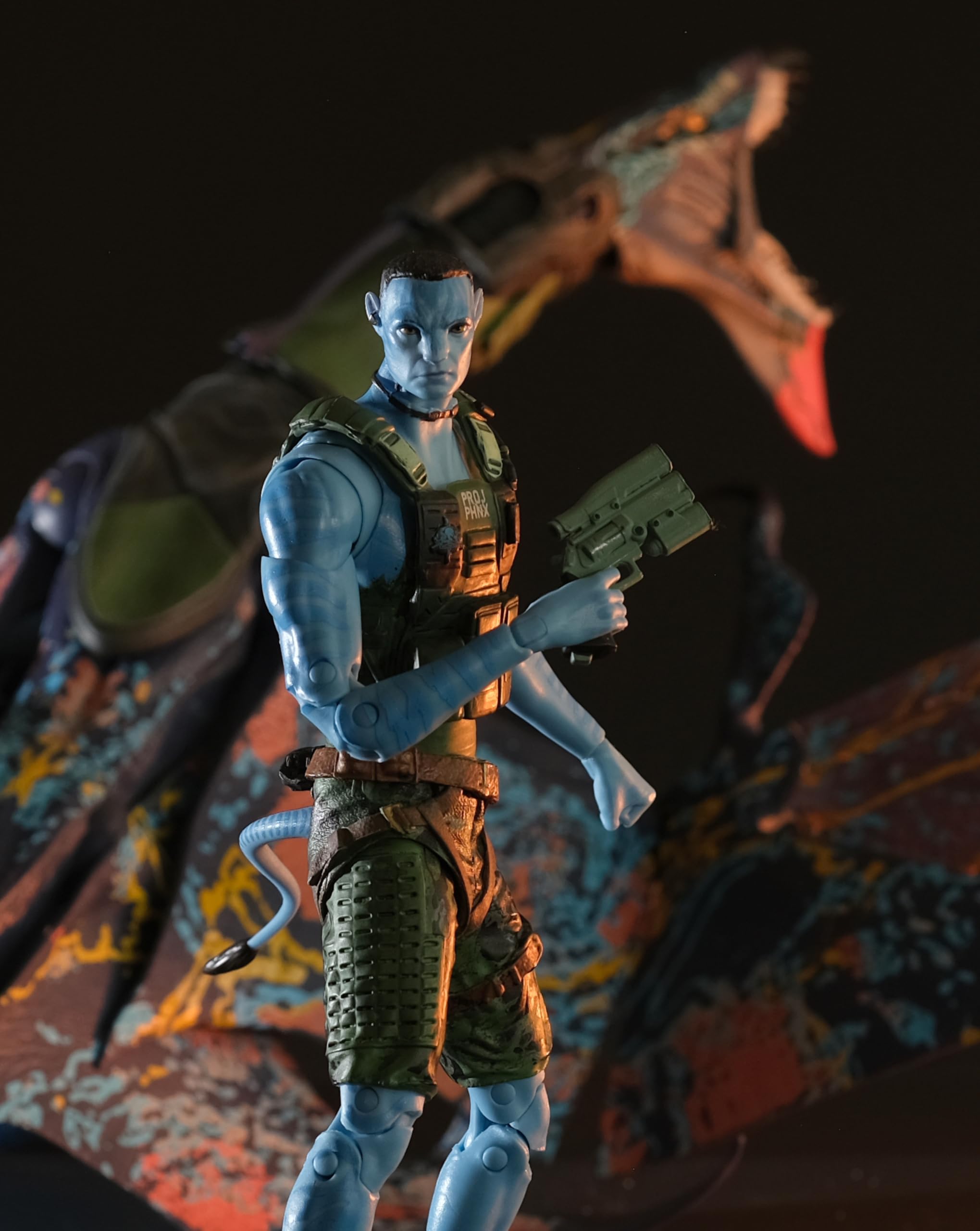 Disney Avatar DLX MEGA Banshee & Rider - A2 QUARITCH & Banshee (złota etykieta)