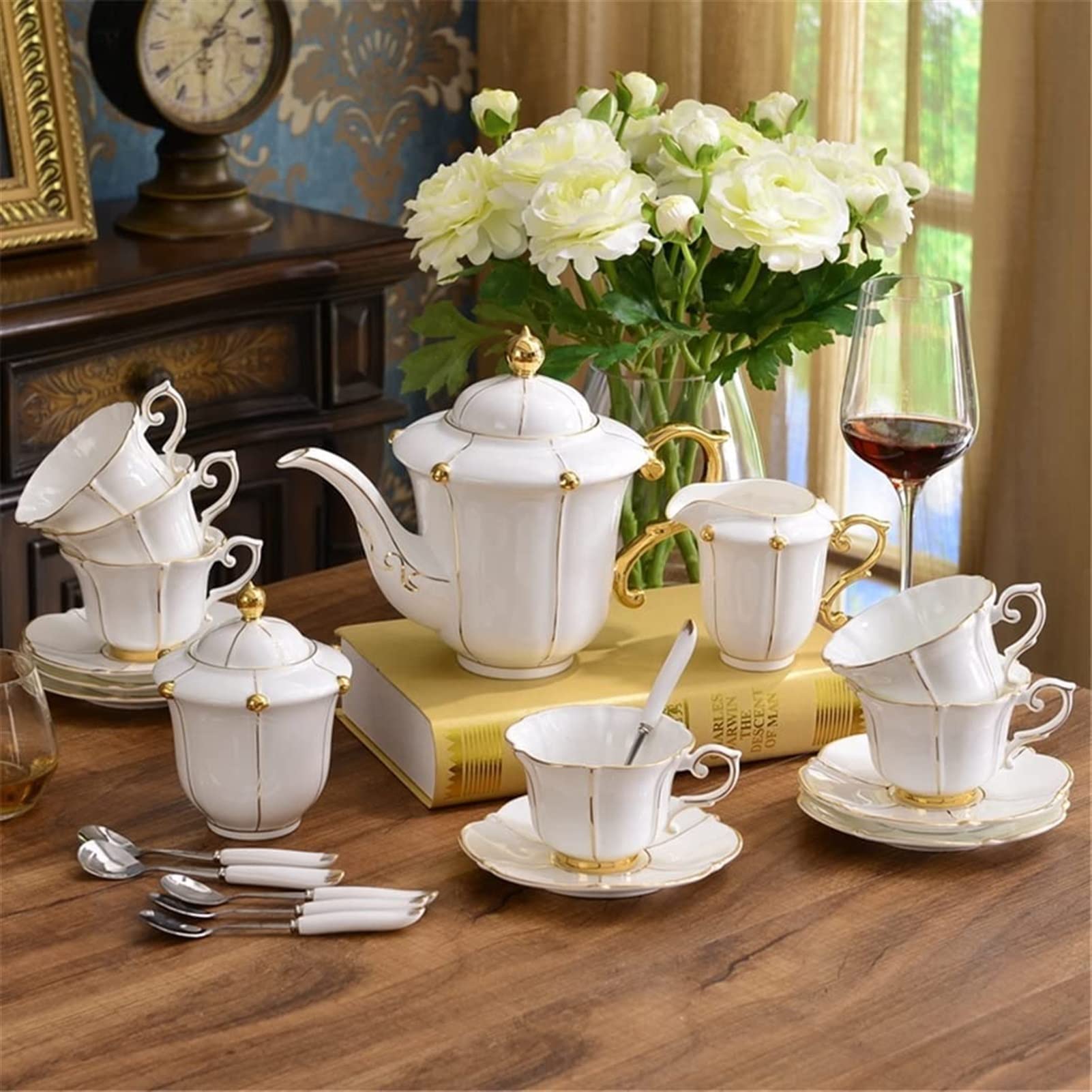 YNIYUJKL Bone China Coffee Set Tea Set Bone China Teapot Teacups Saucers Creamers Sugar Bowls Cups And Saucers English Afternoon Tea