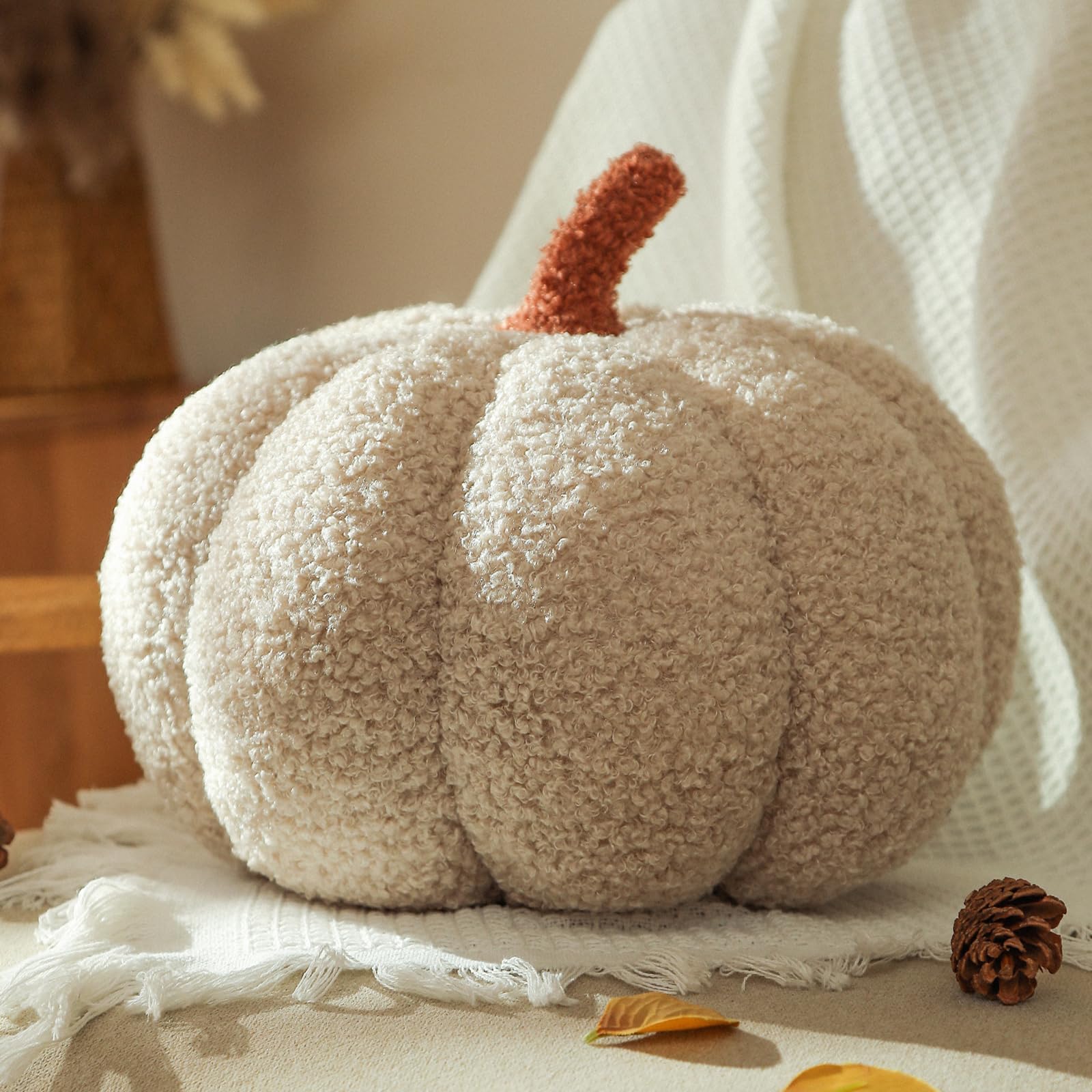 Yhoelata Halloween Kürbis Kissen Groß, Pumpkin Pillows Kissen Kürbisform Orange Dekokissen, Herbst Zierkissen Aesthetic Sofakissen, Bett Deko Kissens Runden für Kind Schlafzimmer, Geschenk 30 cm