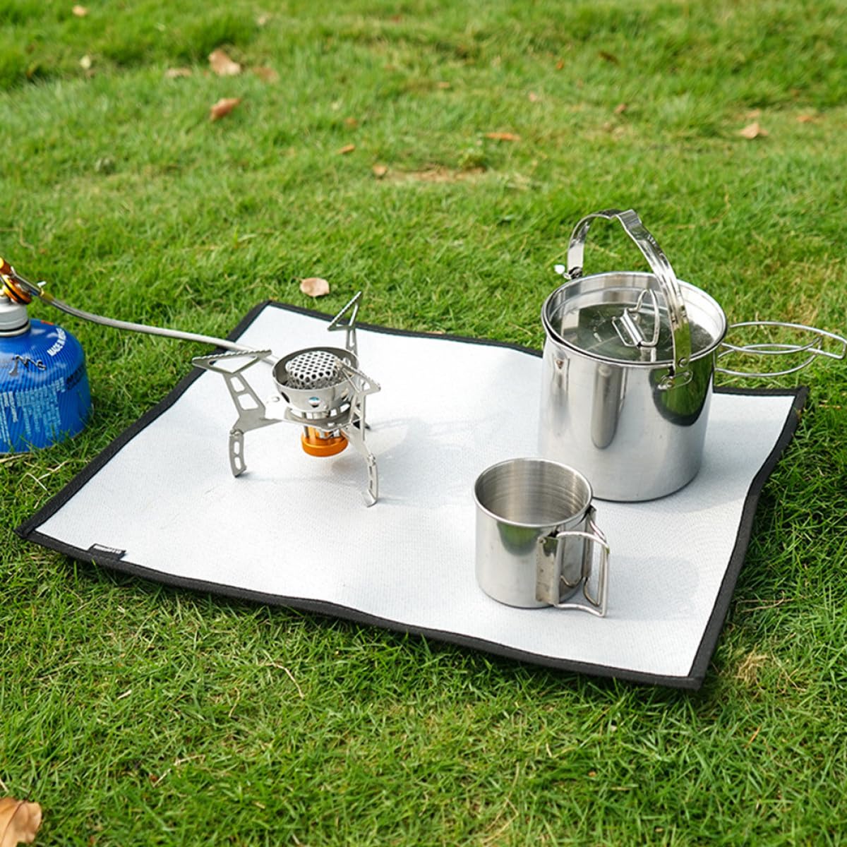 jojofuny Manta Aislante Ignífuga para Barbacoa Revestimiento de Silicona Resistente al Calor, Fácil de Limpiar, Adecuado para Actividades al Aire Libre y Camping