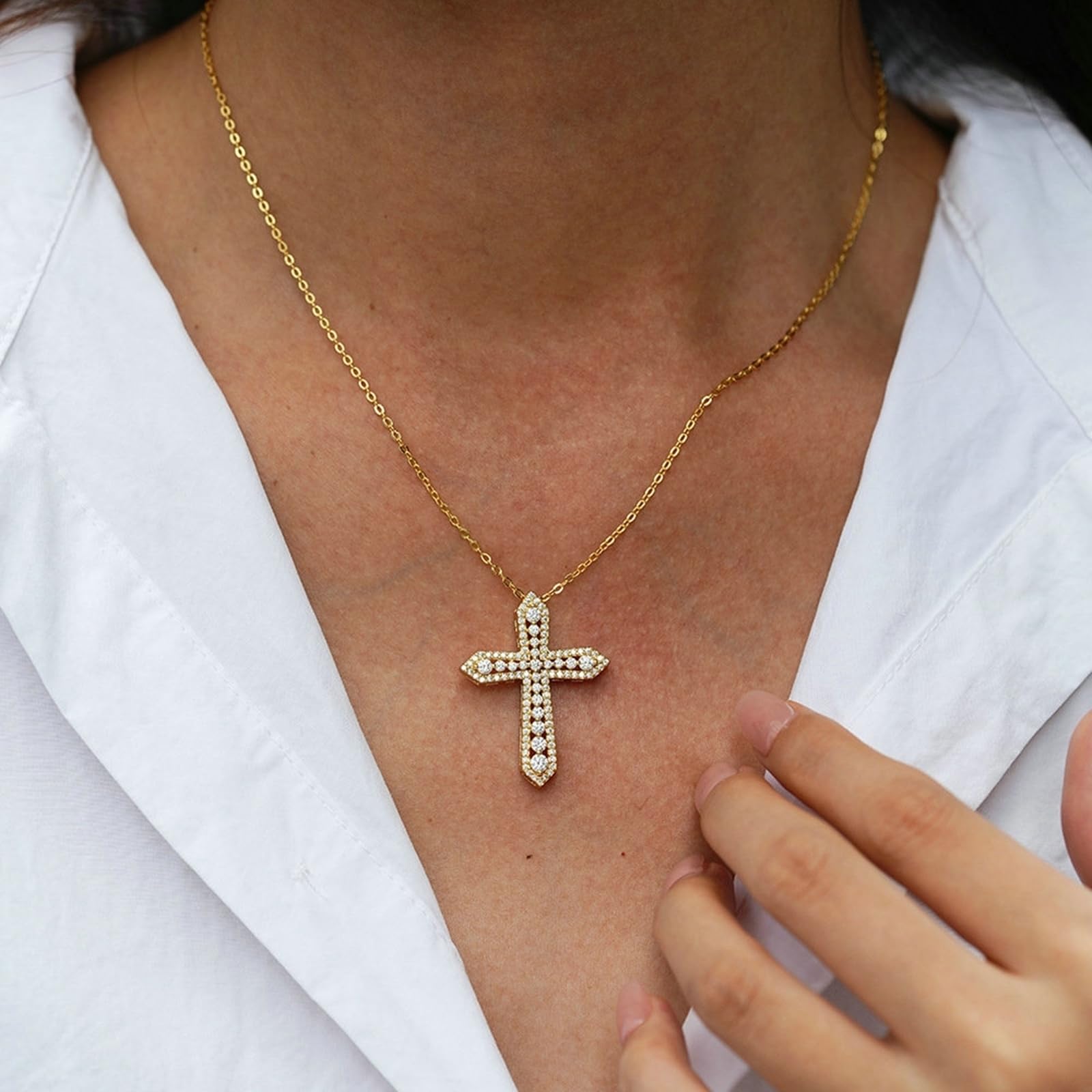 Naszyjnik damski 750, krzyżyki, 18 K żółte złoto, zawieszka charms na 60. urodziny z moissanit dla dziewczyny