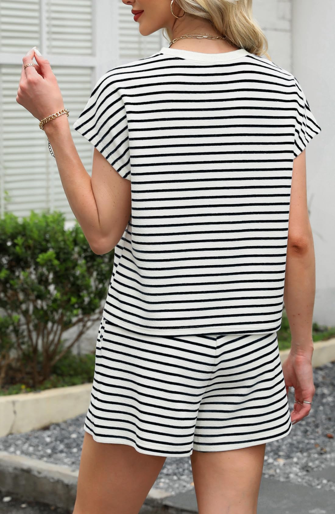 Sweetmoon Conjunto de dos piezas para mujer, conjunto de verano a rayas, camiseta de manga corta y pantalones cortos a juego, ropa de mujer