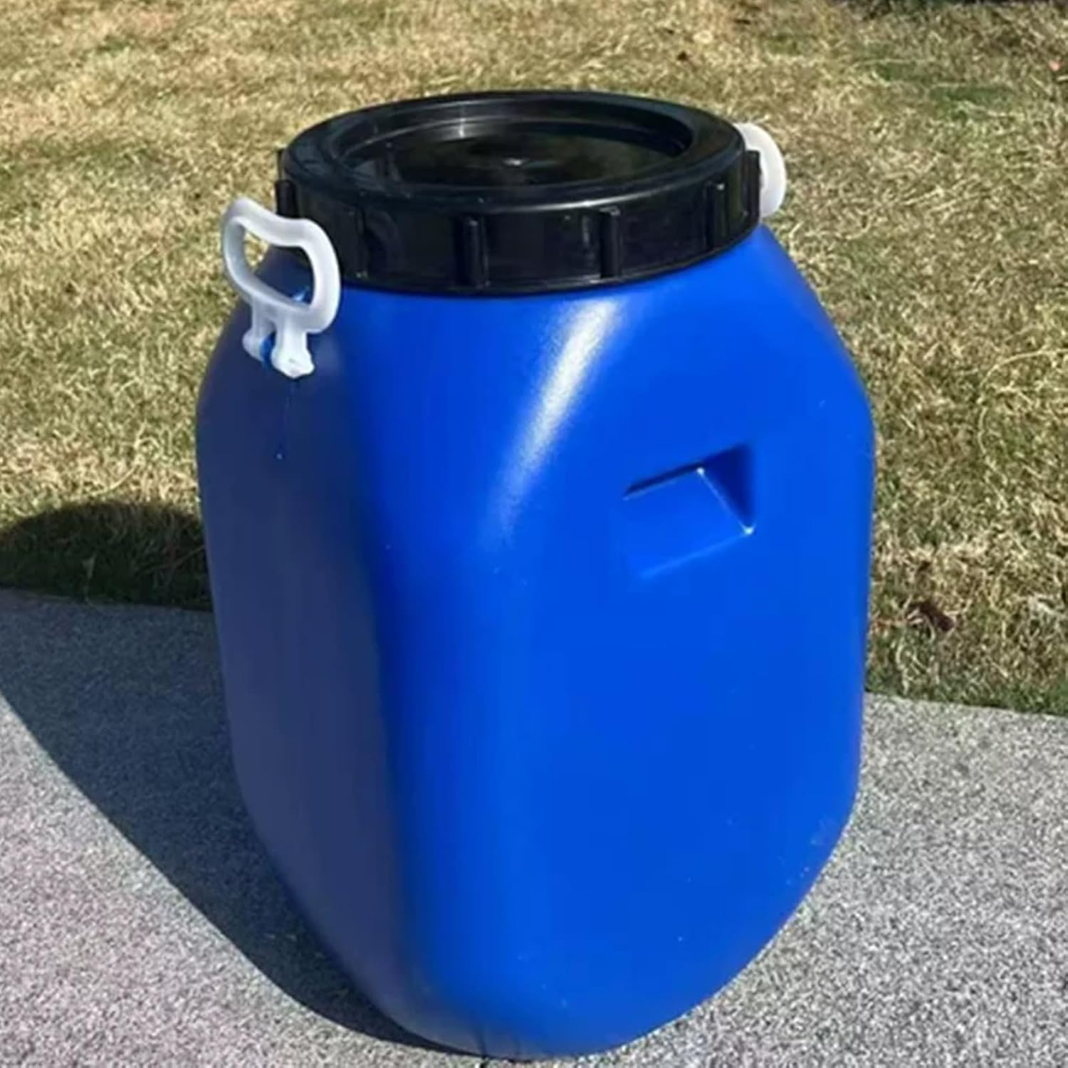 JKGHK Plastic Storage Barrel Water Bucket with Dual-Layer Lid Sealed Plastic Drum | Heavy Duty Rainwater Collection Barrel, Food Storage Container for Home/ Industrial Storage Shipping(Blue,30L)