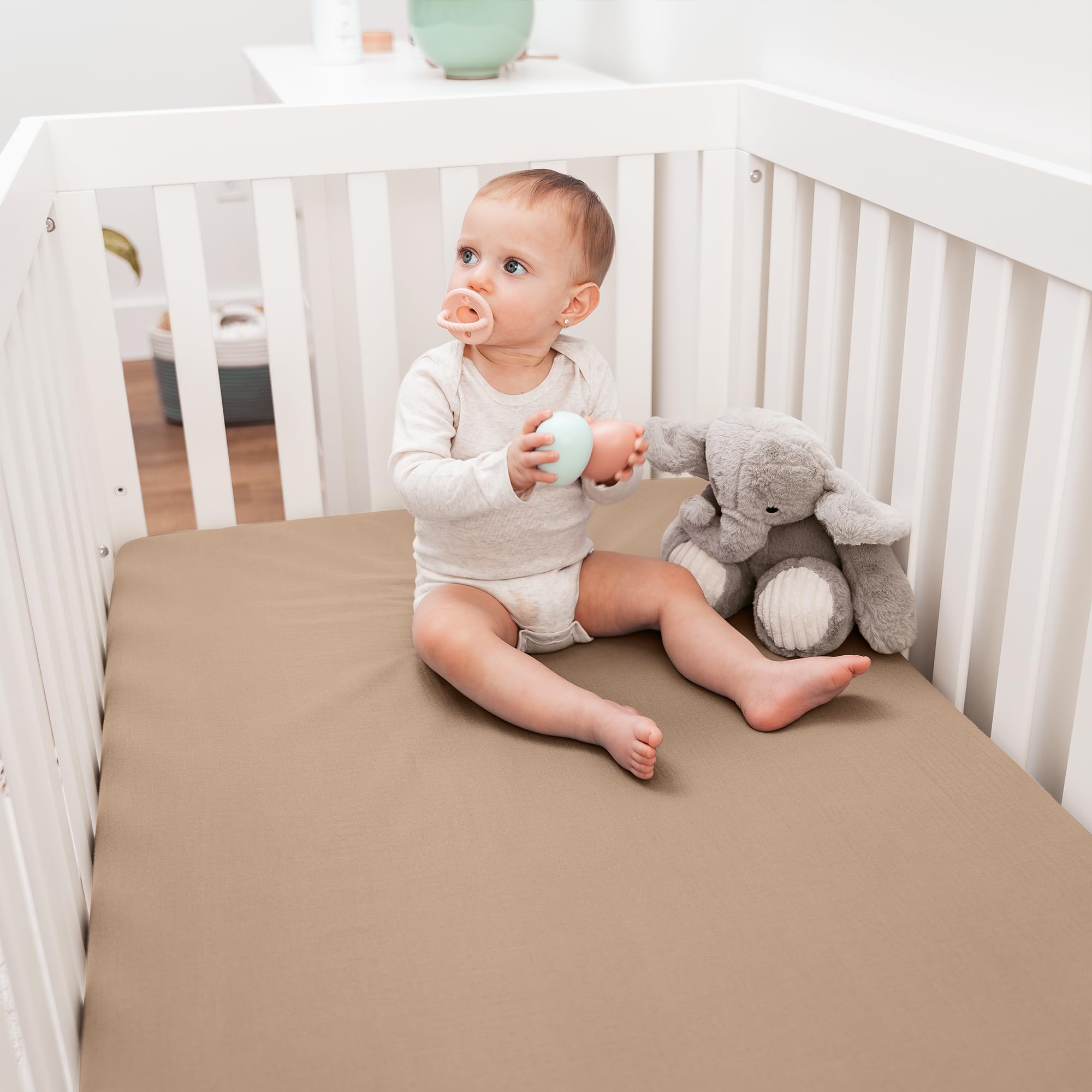 Comfy Cubs Muslin Fitted Cot Sheet, Soft & Breathable for Standard Baby Cot & Crib Mattress, Snug Fit with Secure Elastic - Image 4