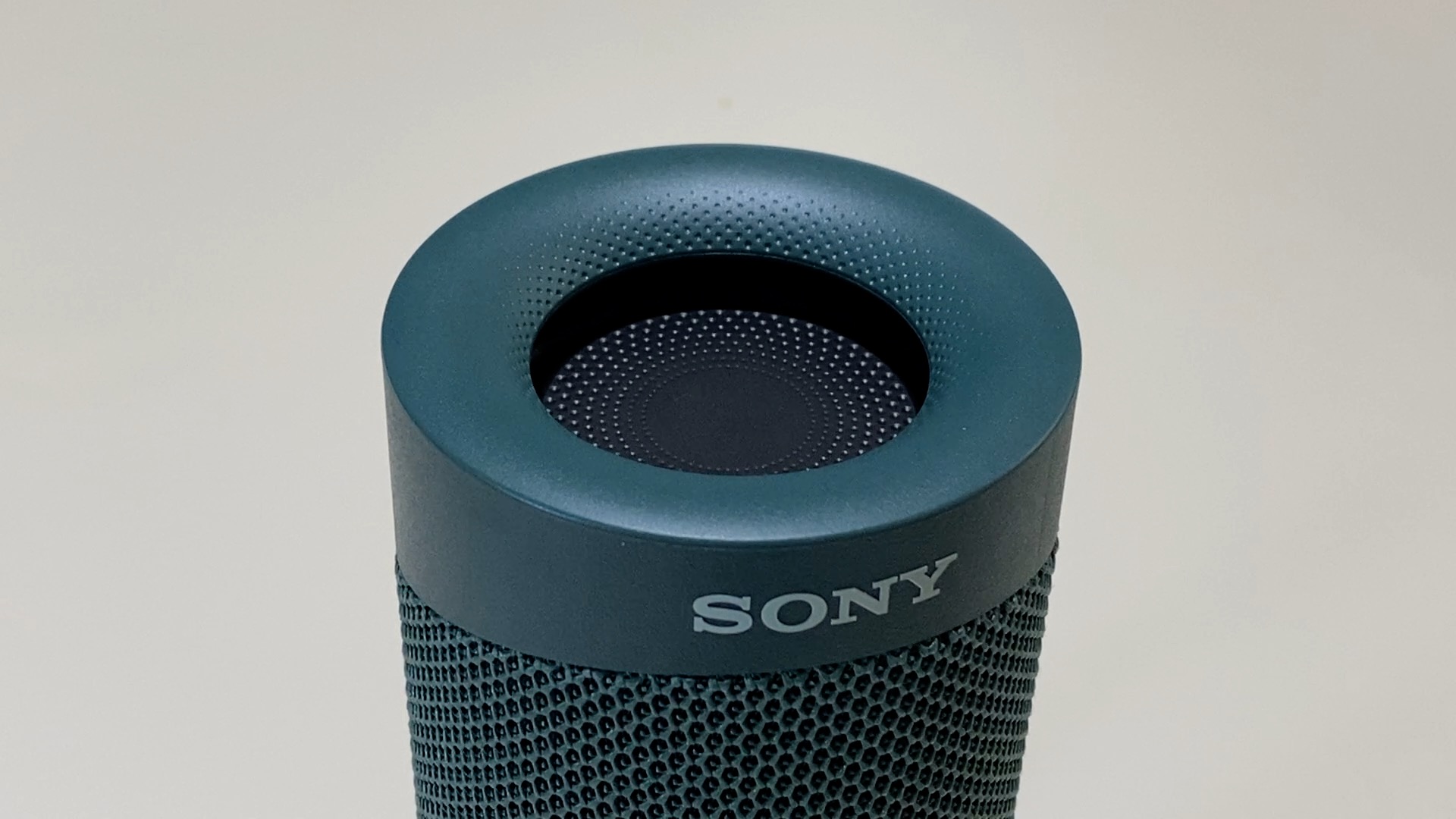 Watch Sony SRS-XB23 EXTRA BASS Wireless Portable Speaker IP67