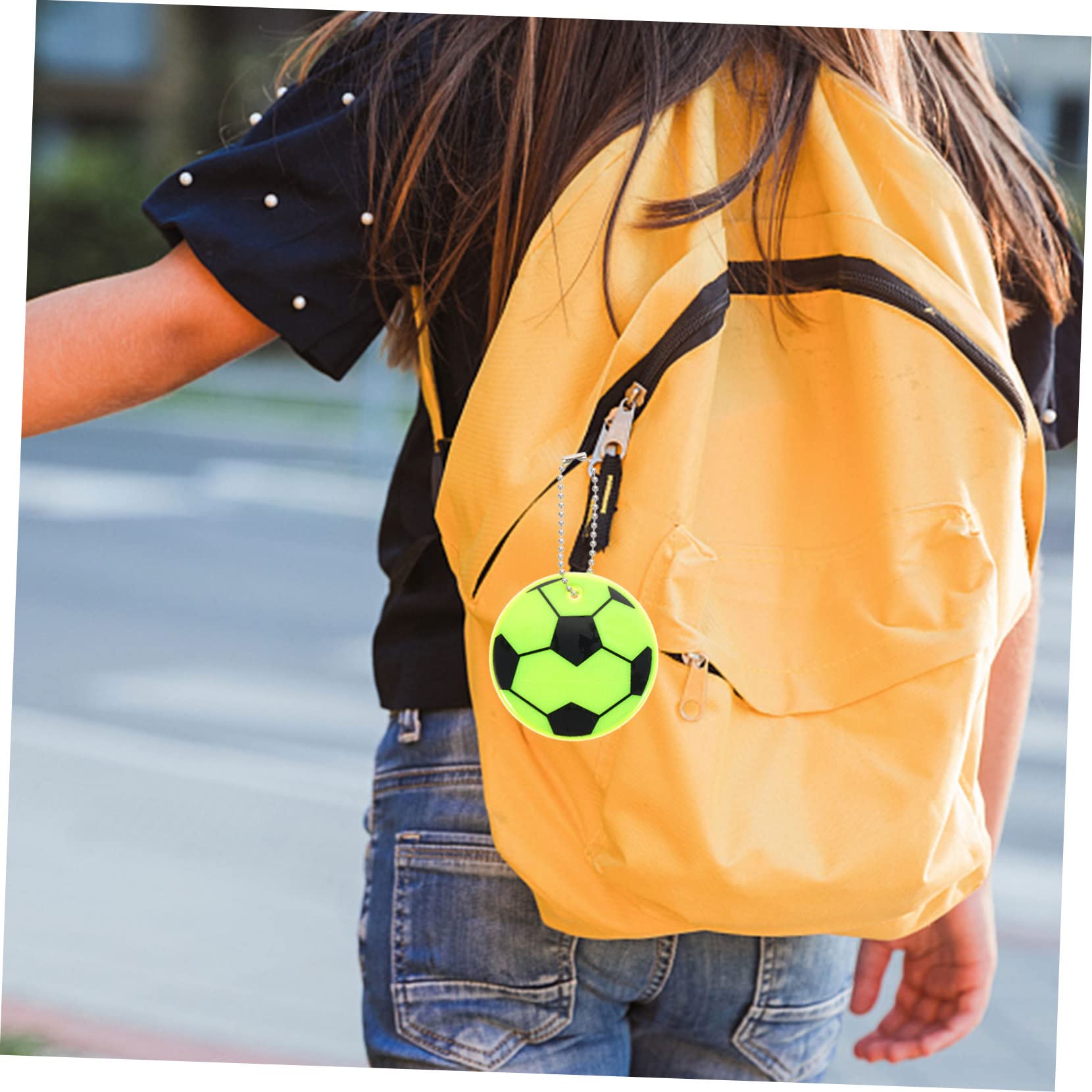 HANABASS Fußball Reflektierende Anhänger Hängende Verzierung Für Taschen Fußballverein Rucksack-hängedekoration Fußball-partygeschenke Reflektierender Fußball Fußballliebhaber Pvc