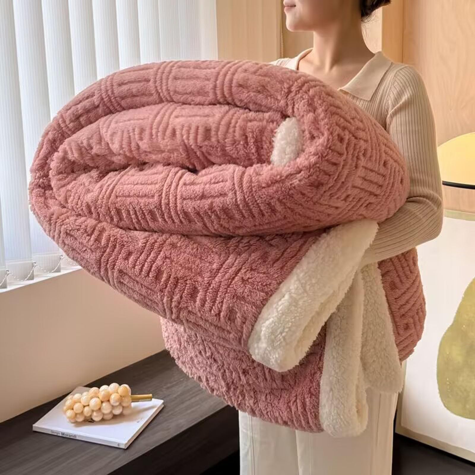 Double Layer Blanket Thickened Carved Multi-Functional Leisure Cover Blanket(H,150 * 200 cm)