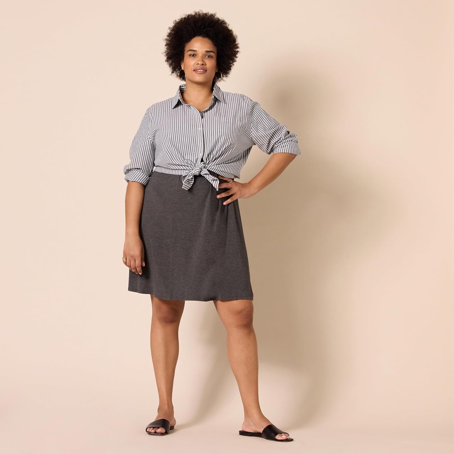 Amazon Essentials Women's Regular Short-Sleeve V-Neck Swing Dress - Image 7