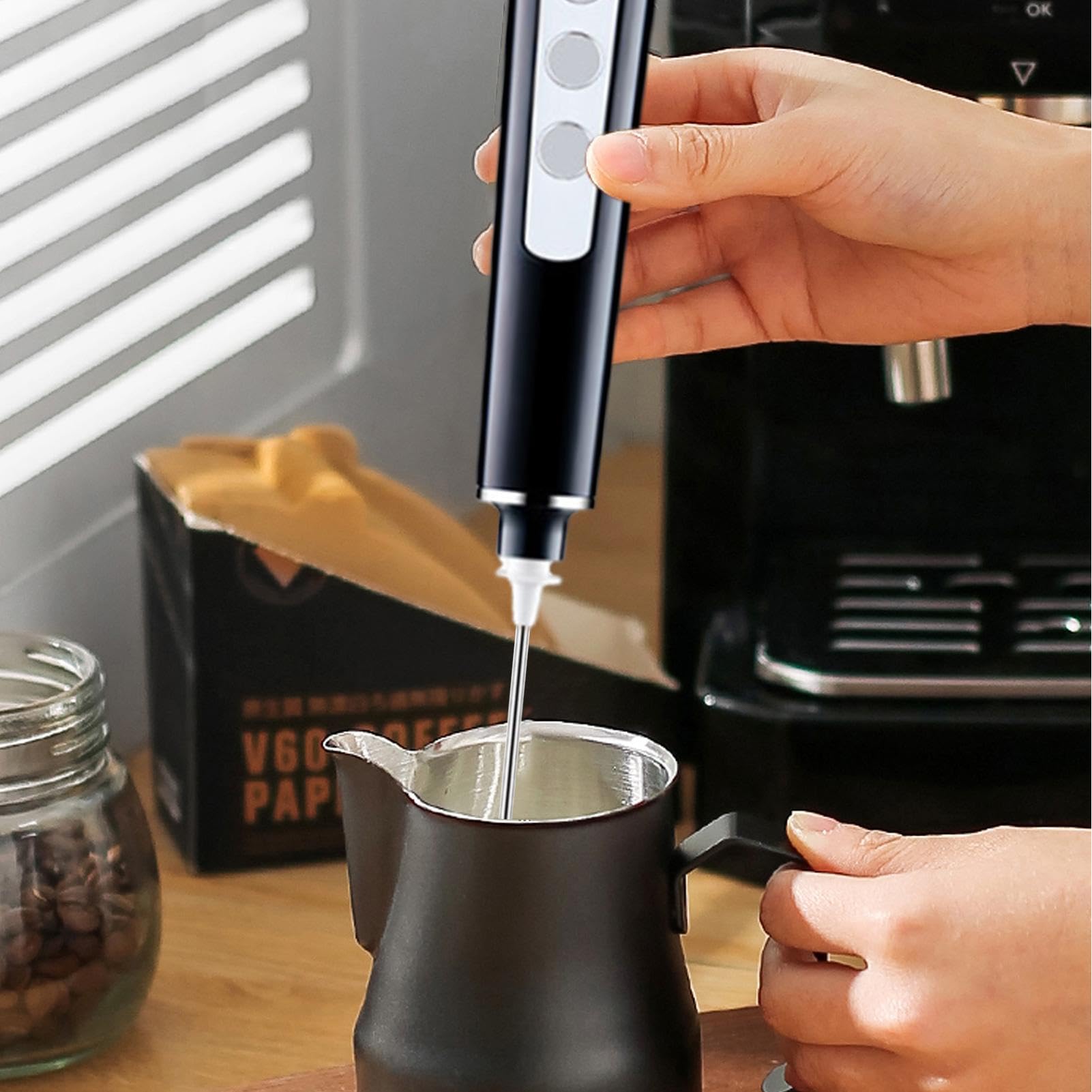 Frullatore elettrico a 4 fruste, schiuma ricaricabile USB, montalatte regolabile senza fili, miscelatore per bevande per latte, frustino per latte e caffè, 30 x 3 cm