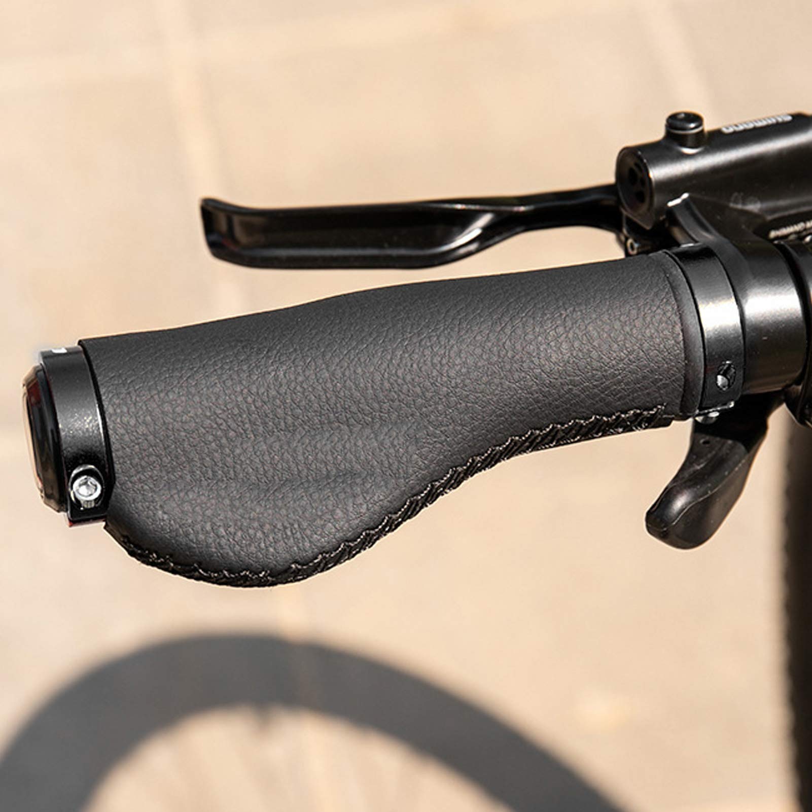 2PCS Mountain Bikes Handlebar Grips, Anti?Slip Bikes Hand Bar End Grips, Mountain Bikes Handle Bar Grips with Lock, Bikes Handlebar Grips for 22mm Handlebar(Black)