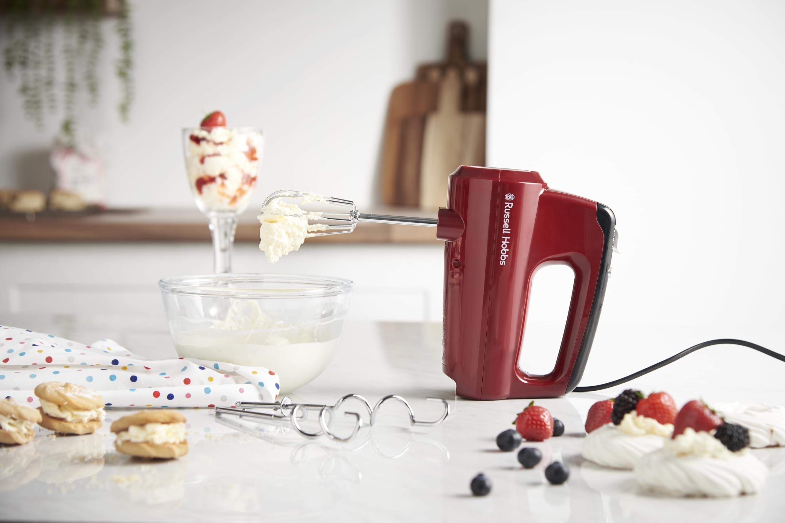 Russell Hobbs Sbattitore Elettrico Rosso - 5 impostazioni di velocità e Funzione turbo - 2 fruste e ganci per impastare lavabili in lavastoviglie, Posizione di parcheggio verticale, Desire 24670-56