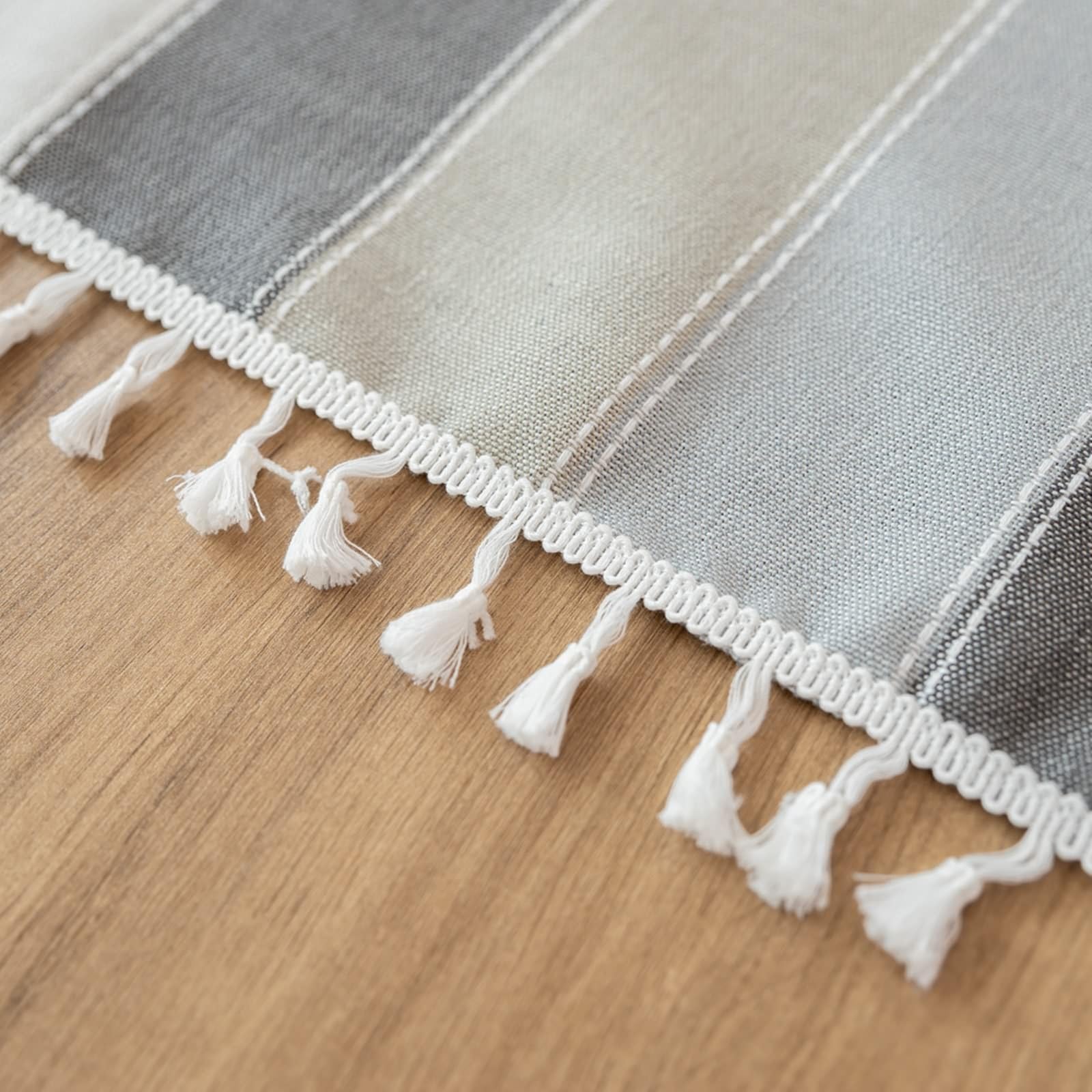 Daesar - Mantel Mesa Rectangular Moderno,Manteles de Mesa Poliéster Empalme de Color Sólido con Borlas Mantel Gris Antimanchas,140x180CM(71x55Inch)