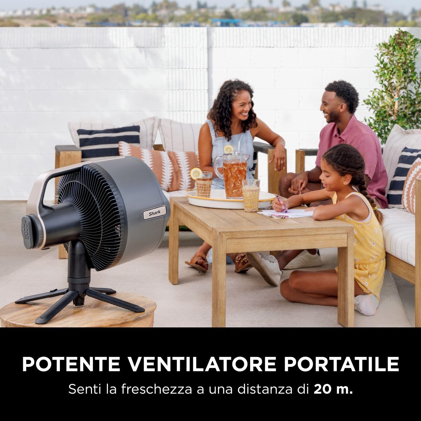 Shark FlexBreeze Pro Mist Ventilatore per Interni ed Esterni senza Filo con Nebulizzatore, Portatile, Raggio 20 m, a Piantana o da Tavolo, 5 Velocità, Silenzioso, Telecomando, Grigio Antracite FA300EU