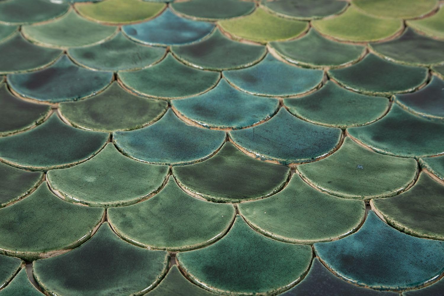Cerames decorativo azulejos de cerámica Escamas De Pescado "Estanque del Bosque" - Azulejo De mosaicos en forma escamas de pez Azul para cocina y baño de la serie Agua paquete de 49 azulejos 10,2x9 cm