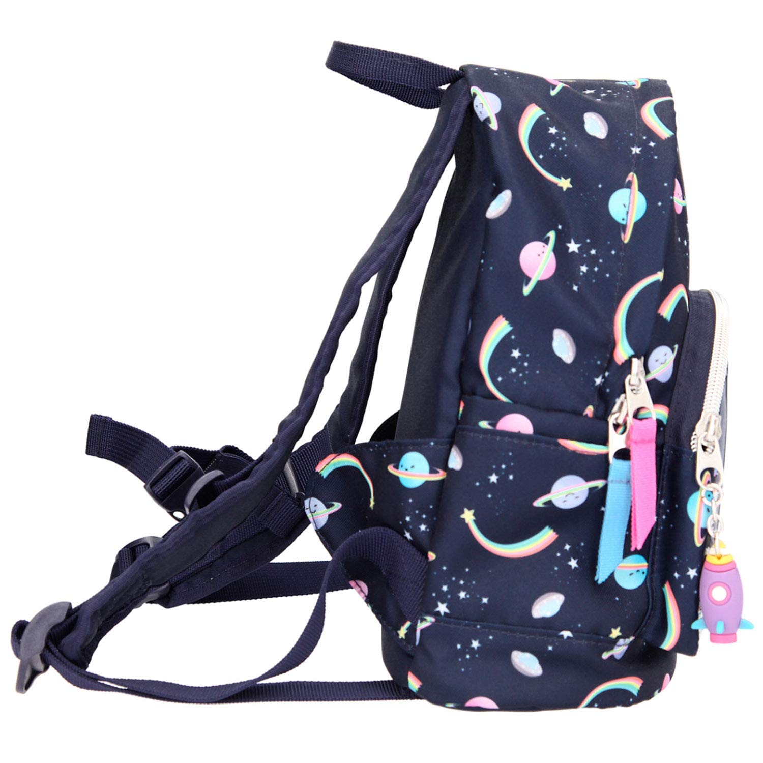 Depesche 11169 Kleiner Rucksack, Ylvi & the Minimoomis Space, ca. 27 x 21 x 3 cm groß, längenverstellbare Gurte, Rückenteil gepolstert, geräumiges Hauptfach, ideal für den Kindergarten