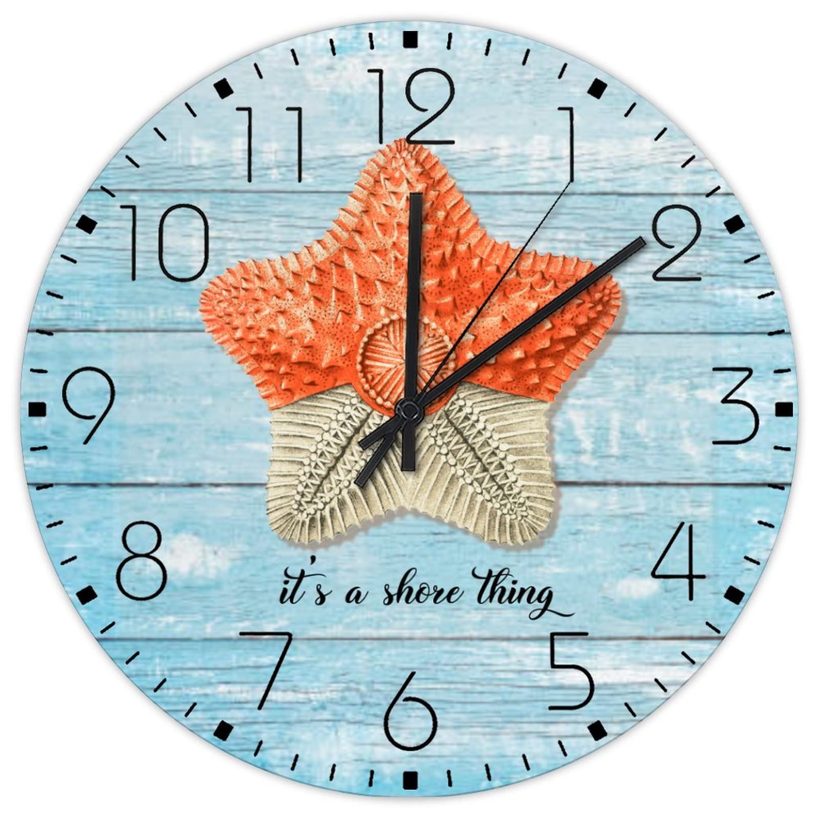 Horloge murale ronde au-dessus de la cheminée pour une salle d'étude apaisante