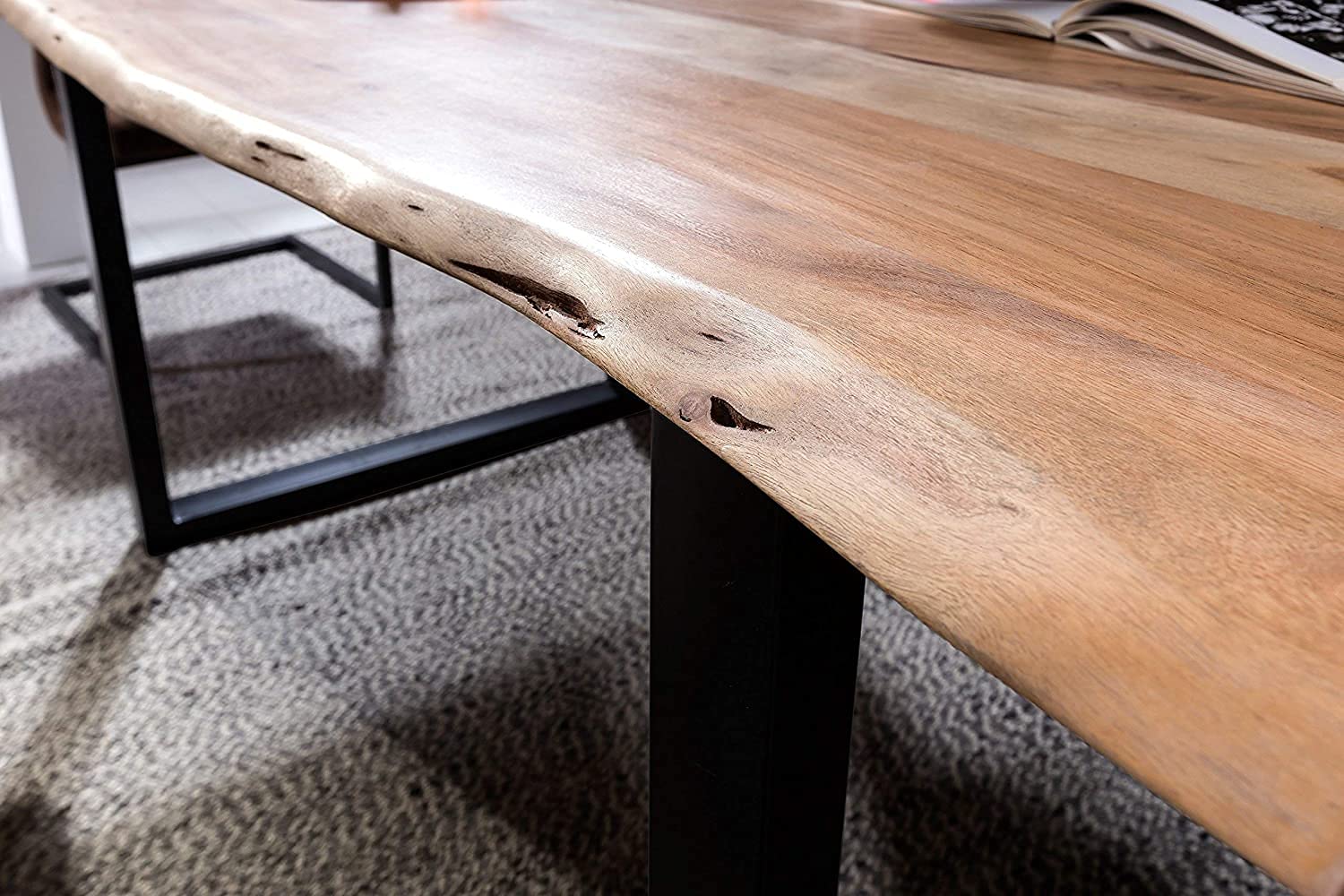 SAM Baumkantentisch 160x85 cm Quarto, Akazienholz massiv + naturfarben, Esstisch mit schwarzem U-Gestell, Esszimmertisch/Holztisch Industrial-Design, Tischplatte 26 mm