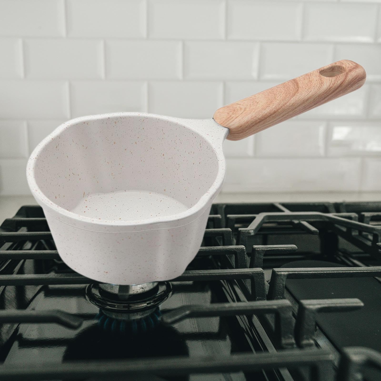 F Fityle Cacerola para de Leche de 280ml con Mango de Madera, Utensilios de Cocina pequeños, Calentador de Leche y café, Cacerola pequeña, Revestimiento, Blanco