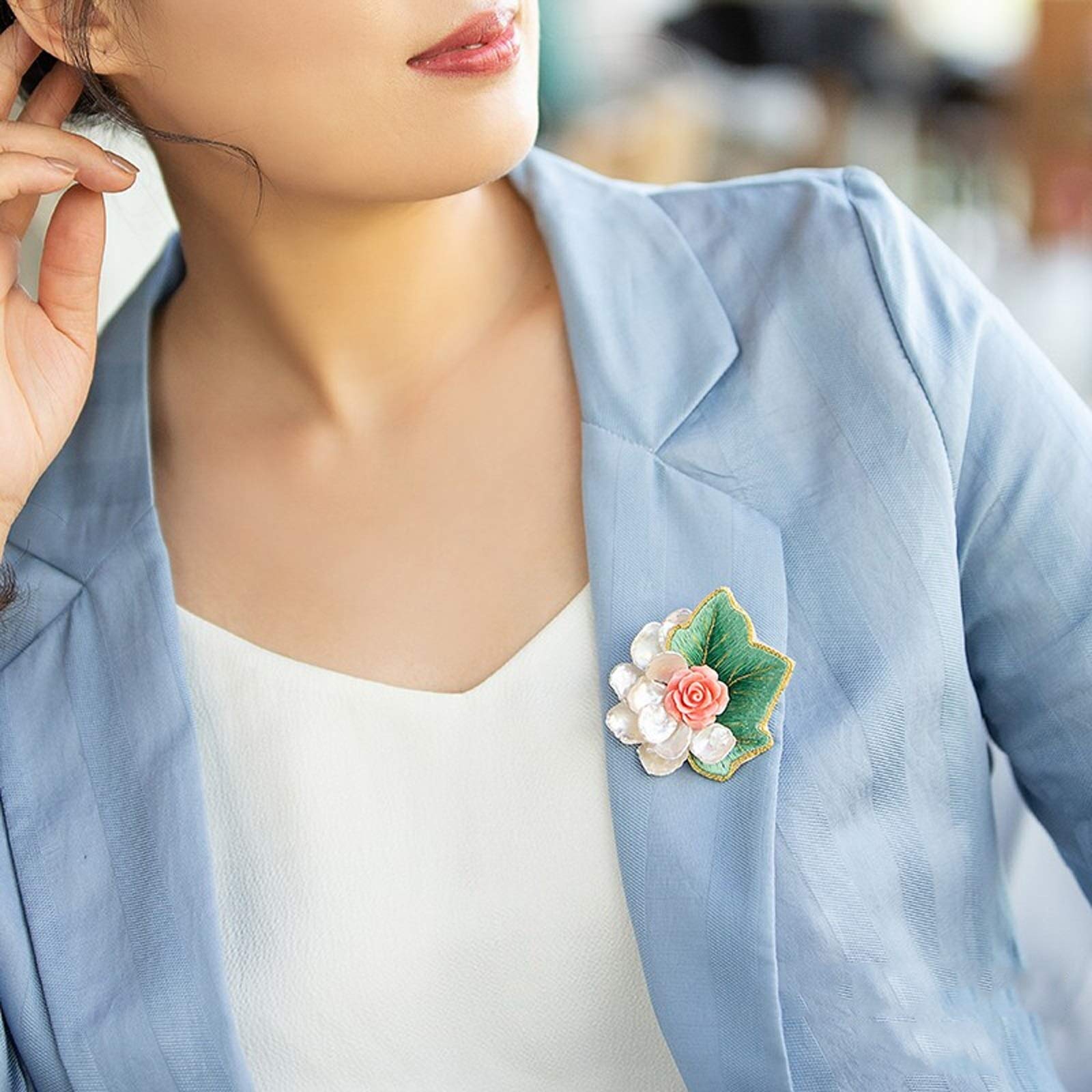 Spilla con perle ricamate a mano Spilla in stile nazionale per corpetto placcato oro spilla floreale spilla da bavero per ragazza sposa matrimonio corpetto gioielli regali spille spille,