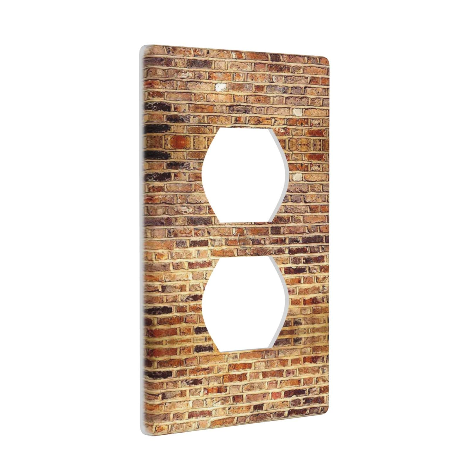 2 Camini Bianchi Rivesti Di Mattoni Su Un Tetto Inclinato Fotografia - Foto 12