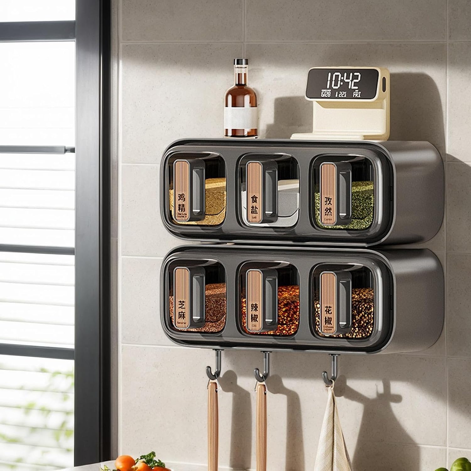 Wall Mounted Seasoning Box, 400ml No Drill Storage Container | With Spoon, Transparent Condiment Organizer Canister For Kitchen Wall Mounted Cabinet Pantry Home Use Gadgets