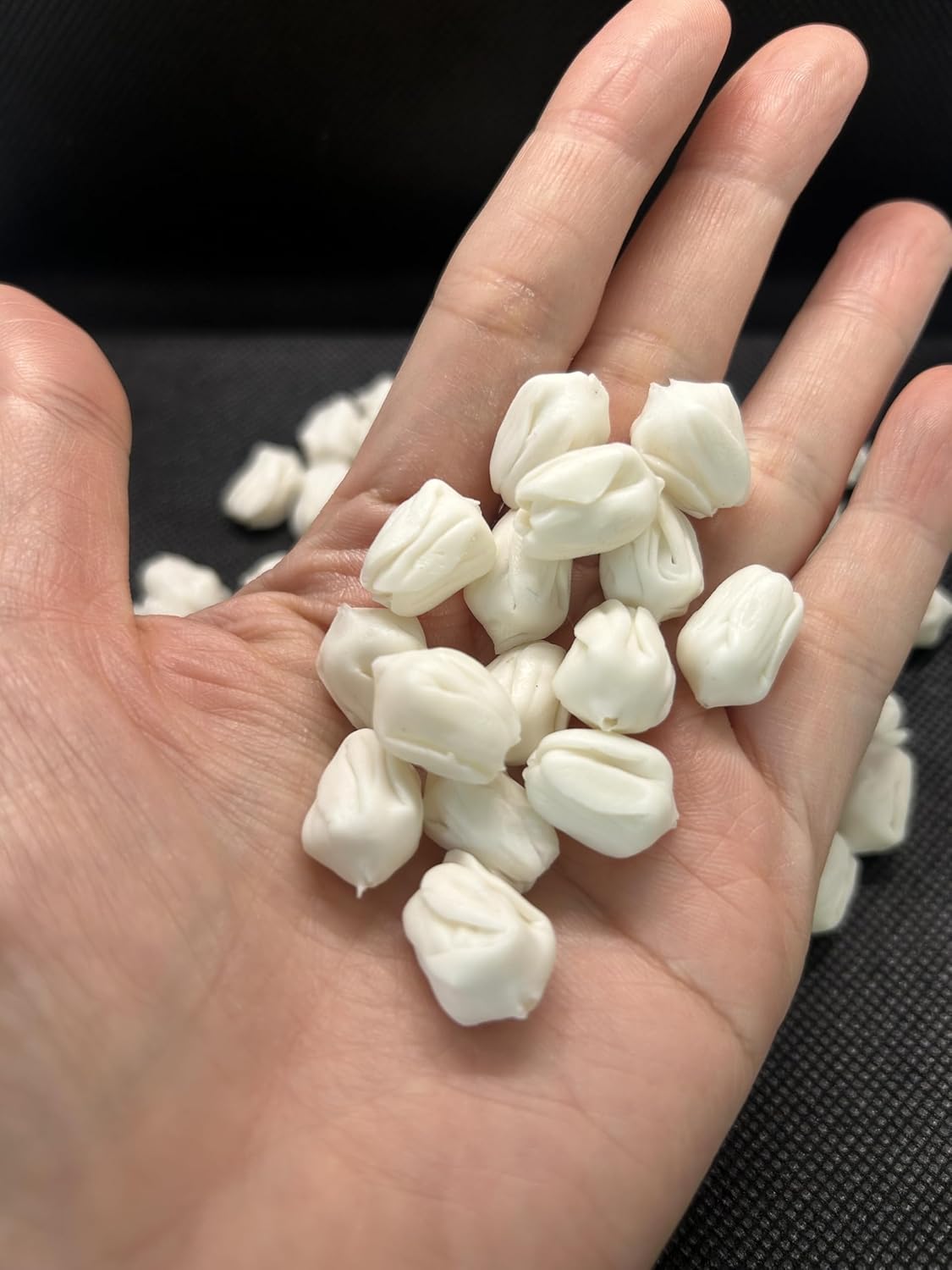 100 PCS White Jasmine Buds No Stem Pikake Clay Beads for Jewelry Making DIY Craft Supplies
