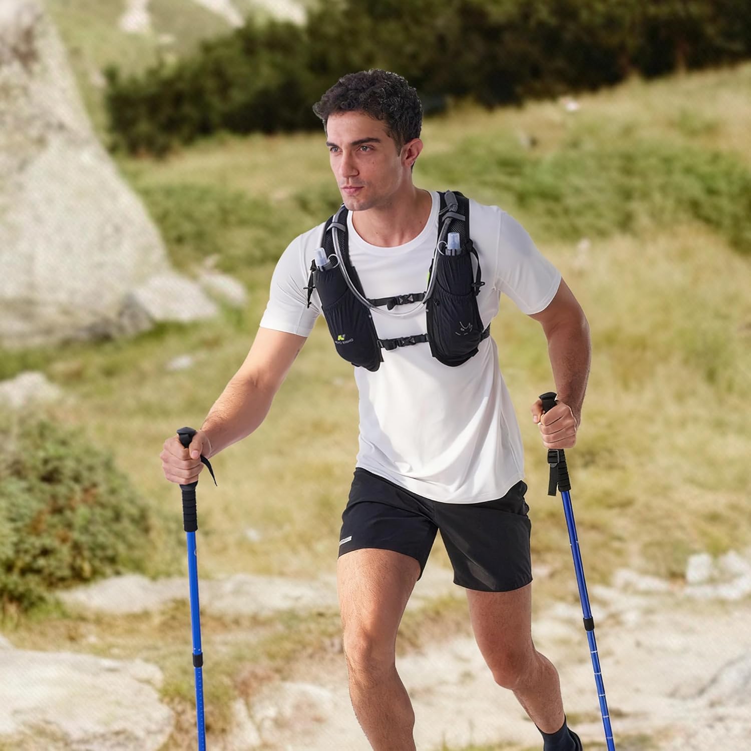 N NEVO RHINO 5.5L Running Vest for Women Men, Lightweight Hydration Vest with 1.5L Water Bladder, Breathable Water Backpack for Hiking Running Cycling