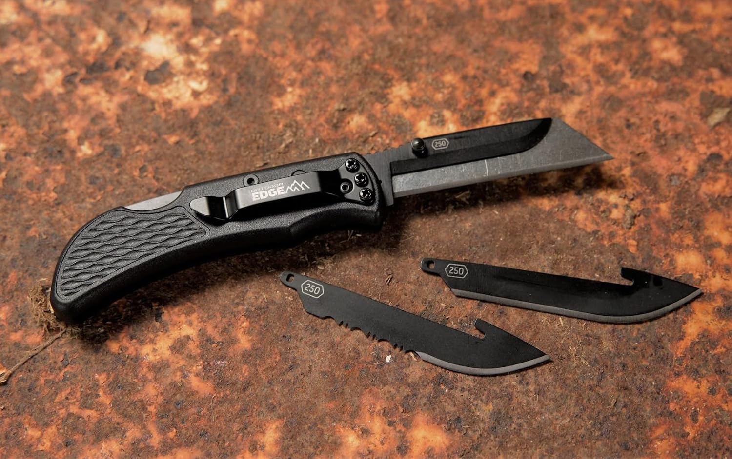OUTDOOR EDGE 2.5" RAZOR-WORK - RazorSafe Replaceable Blade Folding Utility Knife (Black, 2 Blades)