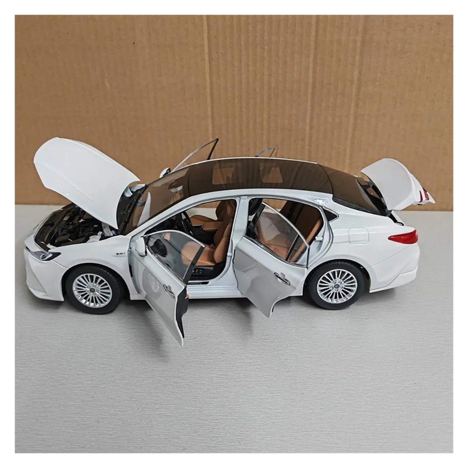 Metallo Scala Replica 1 18 Per Camry 9a generazione 2024 Collezione statica modelli auto in lega di decorazioni per la casa Hobby Veicoli Giochi Set