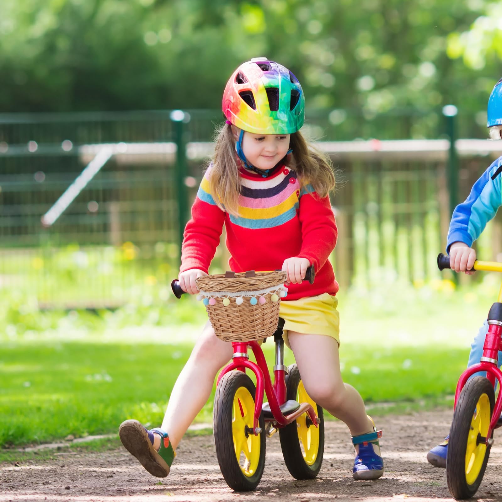 Cestino Bici Bambino, Tessuto a Mano Bambini Cestino in Vimini per Bicicletta, Cestino Bicicletta Anteriore con Cinghie in Pelle E Pompon Colorati per Bambini, 9,8 X 7,5 X 6,7 Pollici