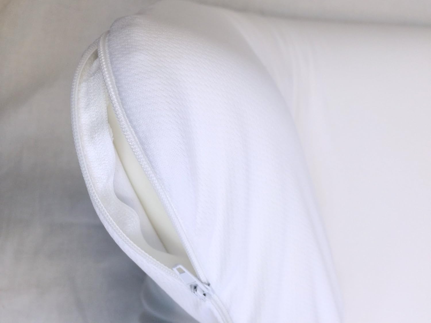 2 Pack Light Creme Standard/Queen Solid Cooling Memory Foam Bed Pillows with White Cover Cases + Down Alternative Filled Covers