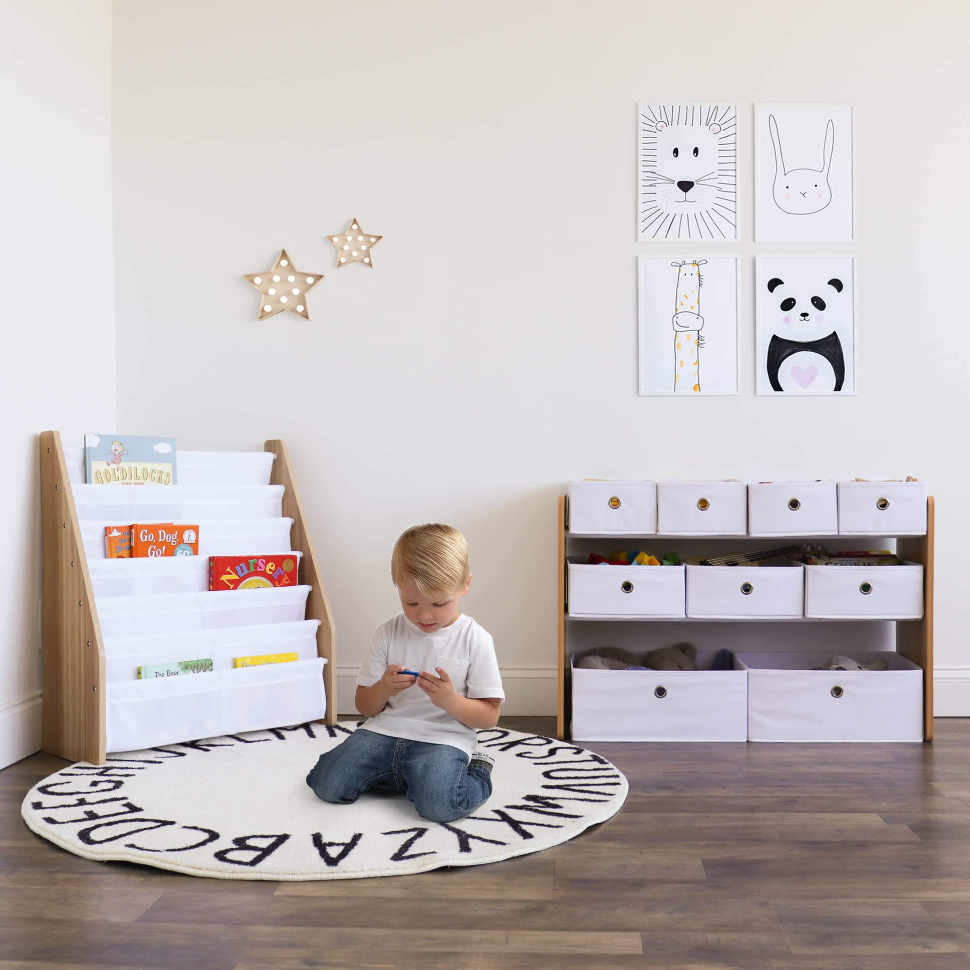 Humble Crew Scaffale Bambini in Legno: Organizer Giocattoli con 9 Contenitori in Tessuto, Design Naturale/Bianco, Perfetto per Camerette Eleganti