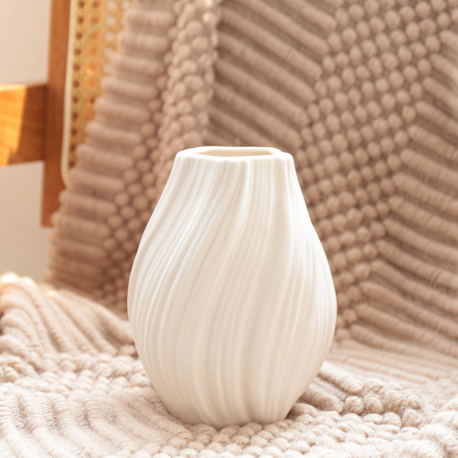 Modern White Ceramic Vase,Nordic Boho Geometric Striped Round Decorative Vase for Living Room,Shelf, Wedding&Dining Table Centerpiece, Farmhouse Home Decor, Office Decoration, Decorative Pottery - Image 9