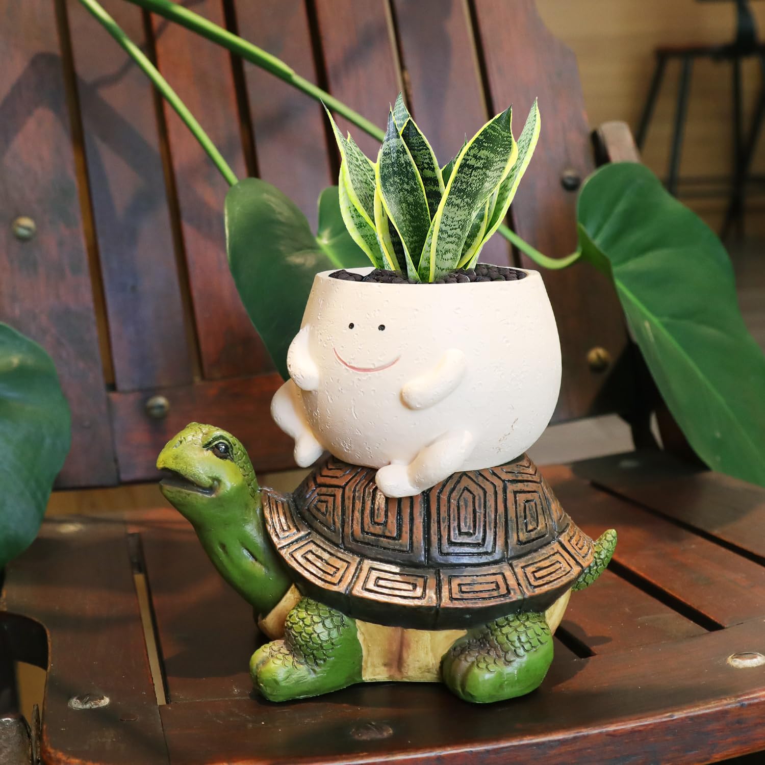 Joli pot de tortue assise sculpté, pot de fleurs unique de prestige