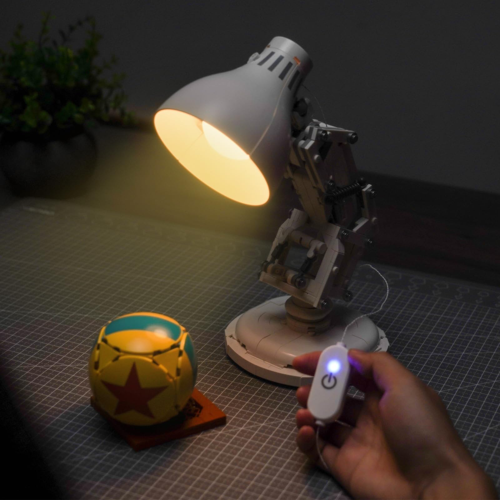 LocoLee Lichtset kompatibel mit Lego 21357 Pixar Luxo Jr - nur das Set, kein Modell, Sonderversion dekorative Beleuchtungsset Kompatibel mit Lego 21357 Pixar Lampe Ideas