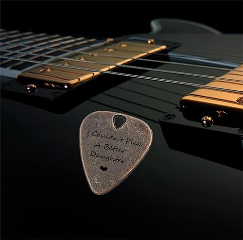Vista 47 de JUPPE Púas de guitarra grabadas de bronce personalizadas, regalos musicales para guitarrista I'd Pick You Every Time, regalos de cumpleaños