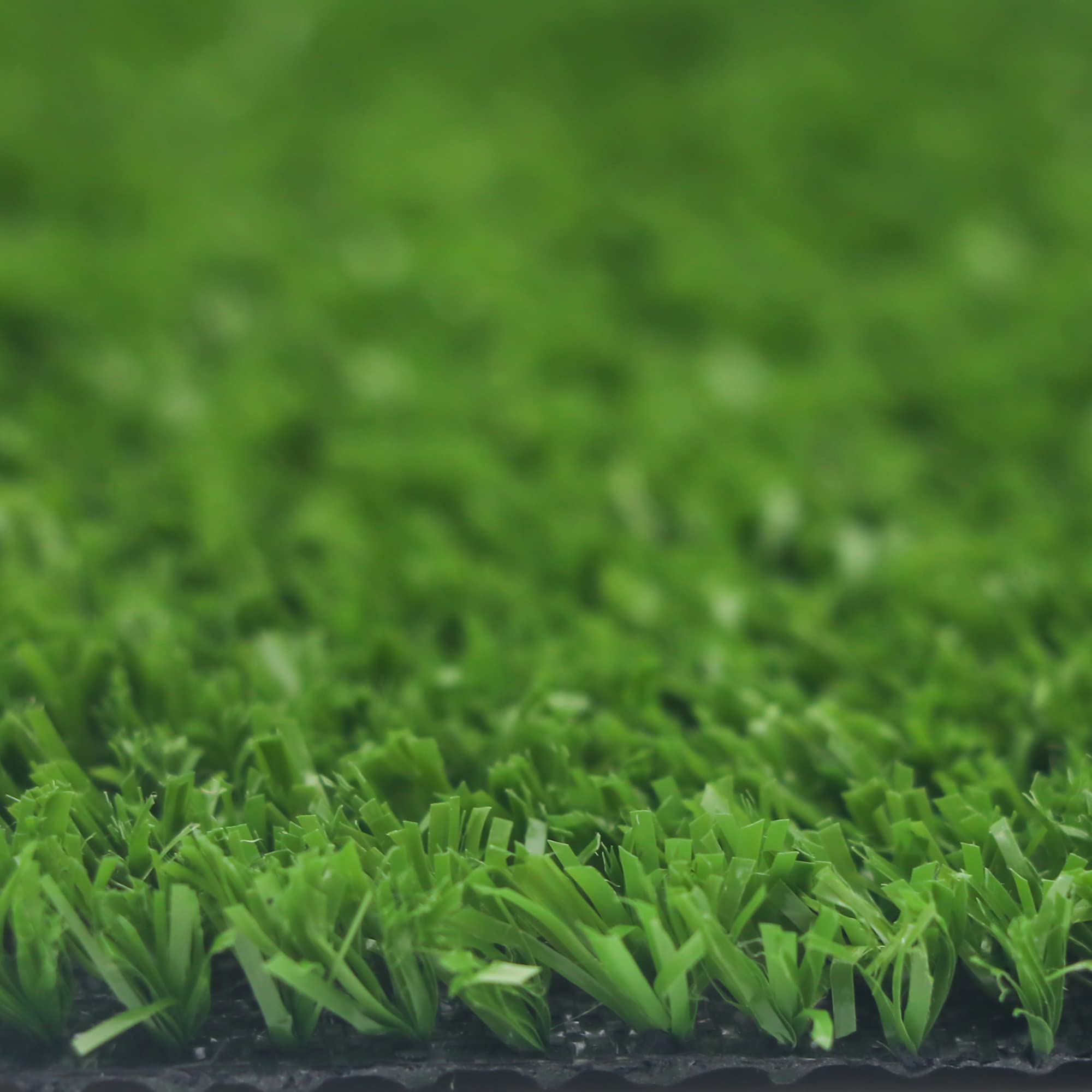 TENAX Standard Green 1,00x4 m Erba Sintetica, Stuoia con fibre da 7 mm, Tappeto Verde per Pavimentazioni Esterne e Interne, Balconi, Decorazione Ingressi e Passatoie