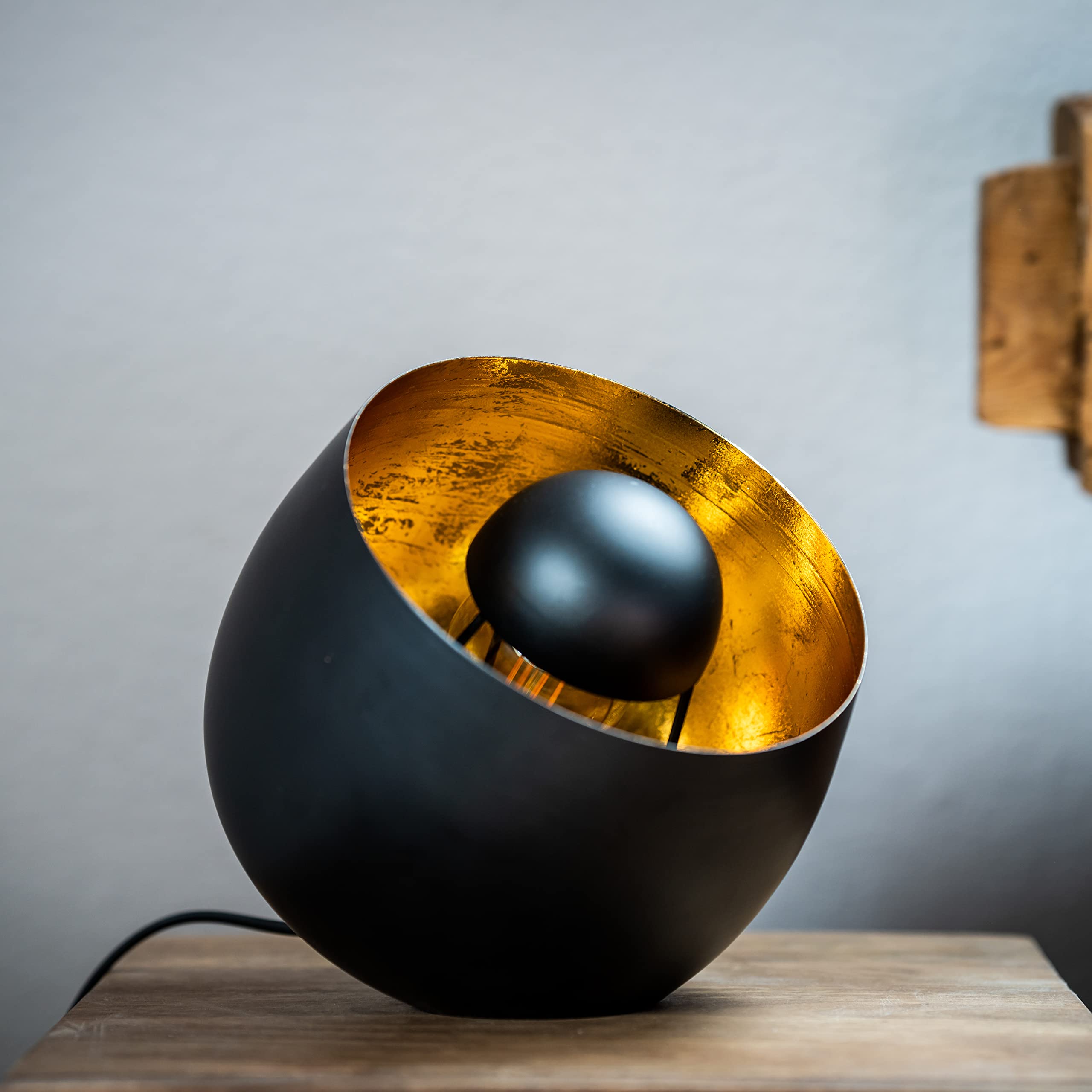 ZEYA Tischleuchte schwarz gold Metall, Ø 23, rustikale Standleuchte Tisch, runde Dekoleuchte schwarz, industrial & retro Style, E27 Fassung max 40 Watt, Wohnaccessoire & Geschenk für neues Zuhause