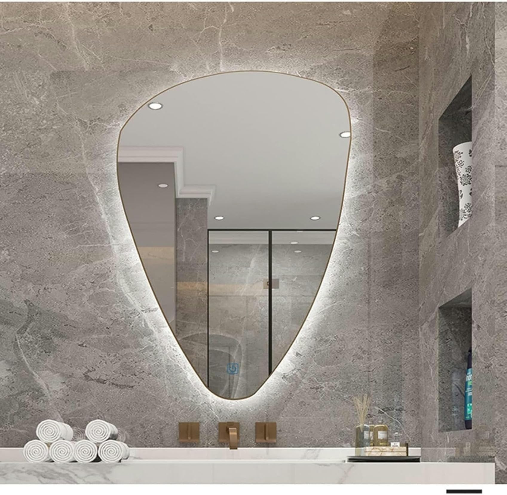 Miroir de maquillage tactile suspendu pour une décoration de salle de bain lumineuse
