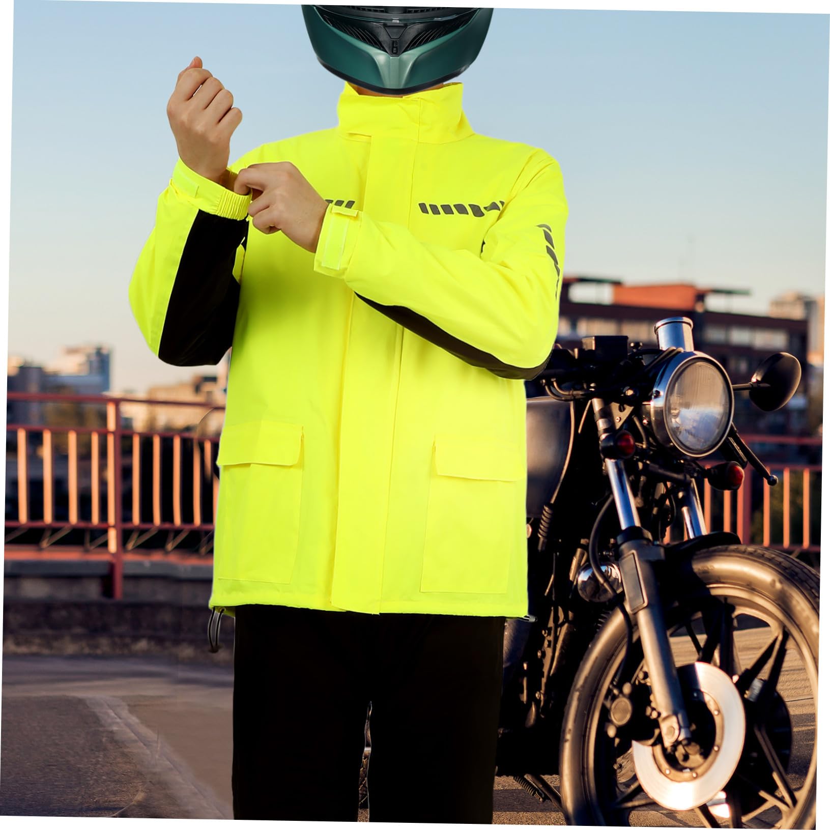 Healvian Ensemble de Pluie avec Design Réfléchissant Homme Imperméable Moto Jaune en Nylon et Couvre-Chaussures pour Pluie Forte en Extérieur