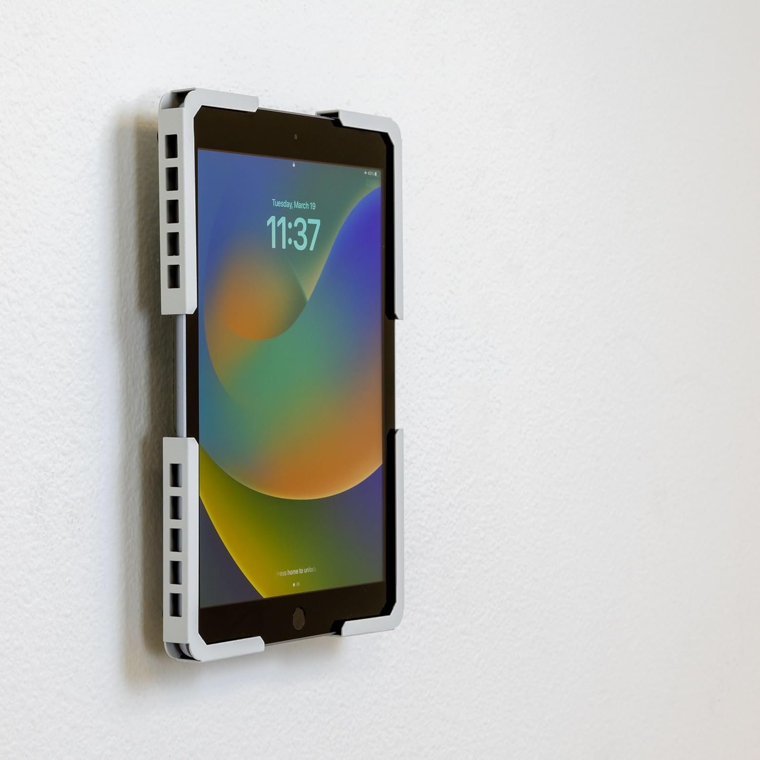 Mount-It! Universal iPad & Samsung Tablet Wall Mount Holder, Secure Steel Enclosure for 9.7-13.1 Inch Tablets, Wall or VESA 75x75 Mounting, Portrait or Landscape, Tablet Mount for Office, Retail