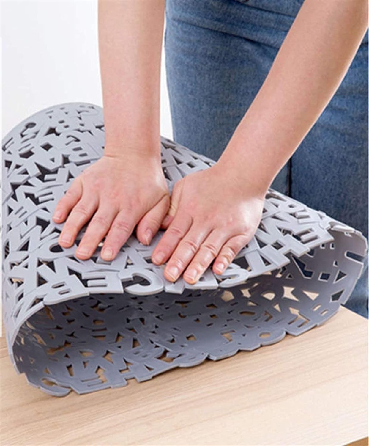 Wastebasket, Hollow Pattern Solid Color Paper Basket Trash Can Set of 2 Garbage Container Bin Without Lid for Office Home