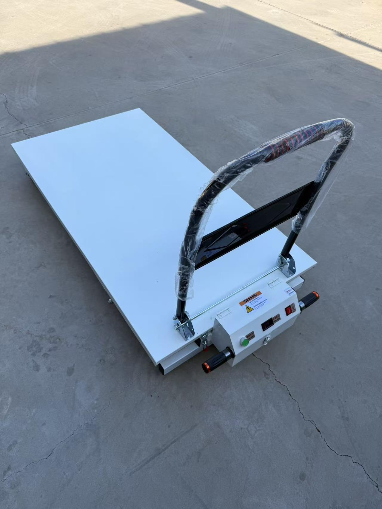Carrello elettrico idraulico a forbice da 200 kg, altezza massima di sollevamento 80 cm, carrello piatto portatile per magazzino, officina e logistica, design compatto e resistente