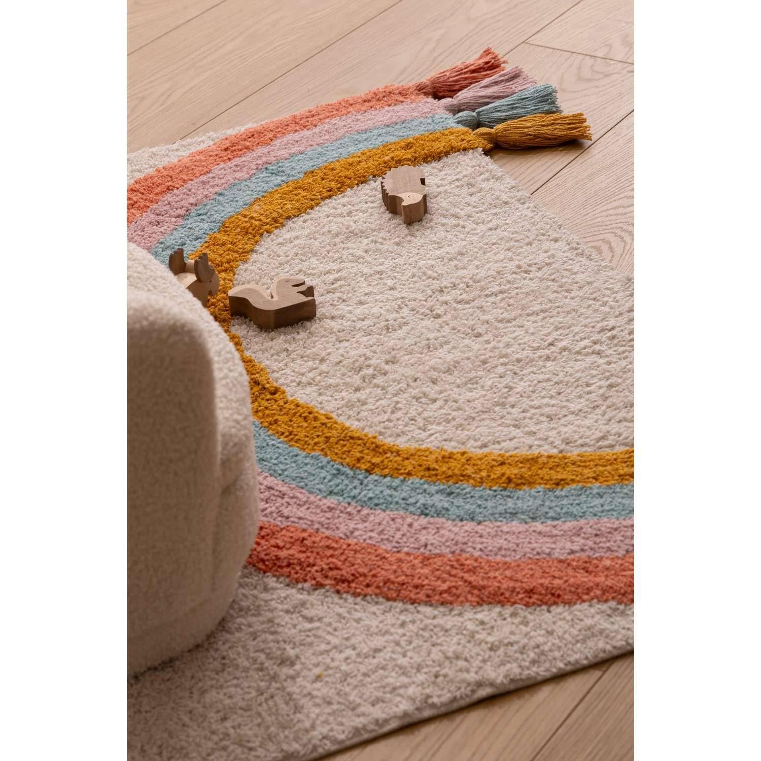 Atmosphera Kids Tapis Enfant rectangulaire à Pompons Arc en Ciel - 100 x 150 cm - Multicolore