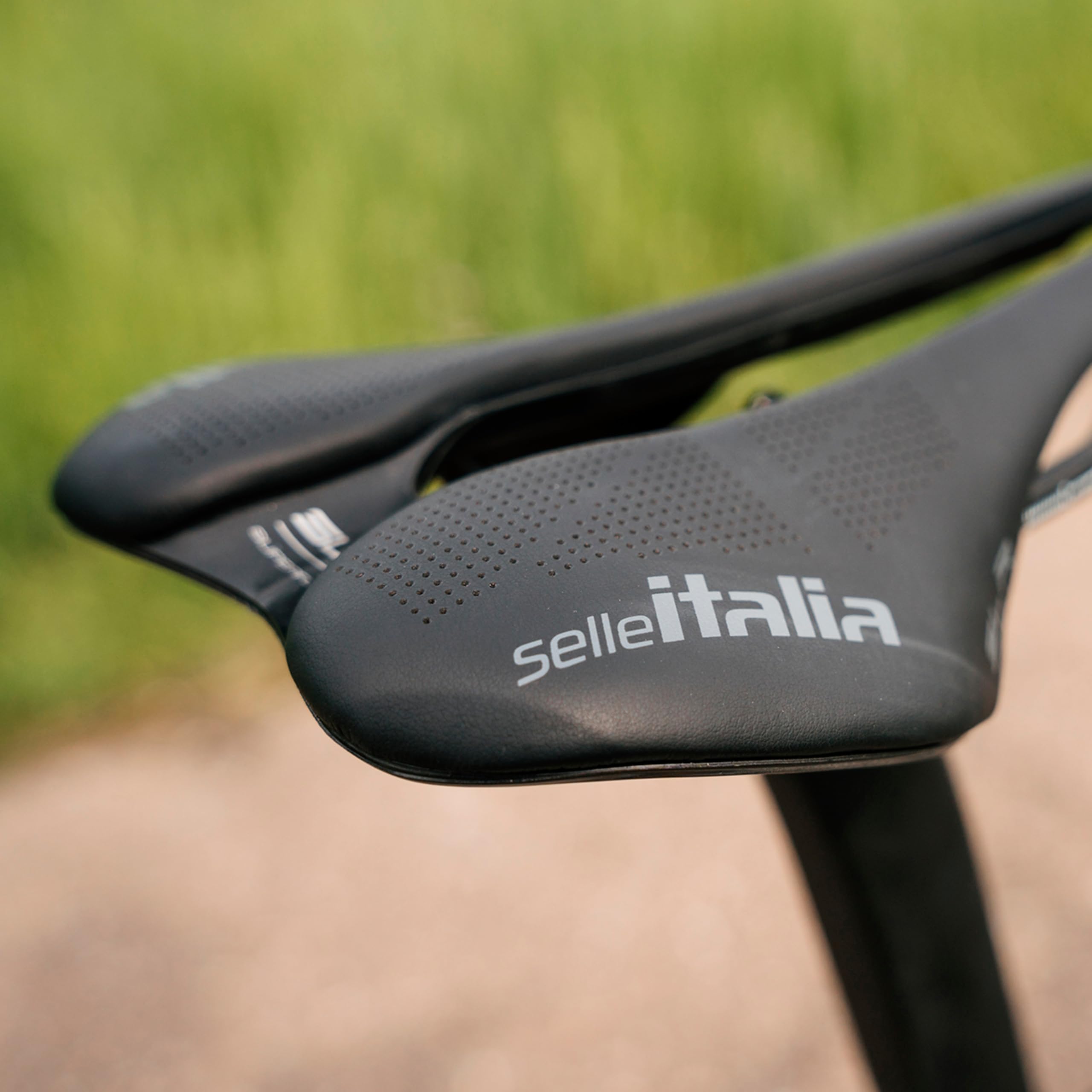 Amazon.com : Selle Italia SLR Boost Superflow Saddle : Sports