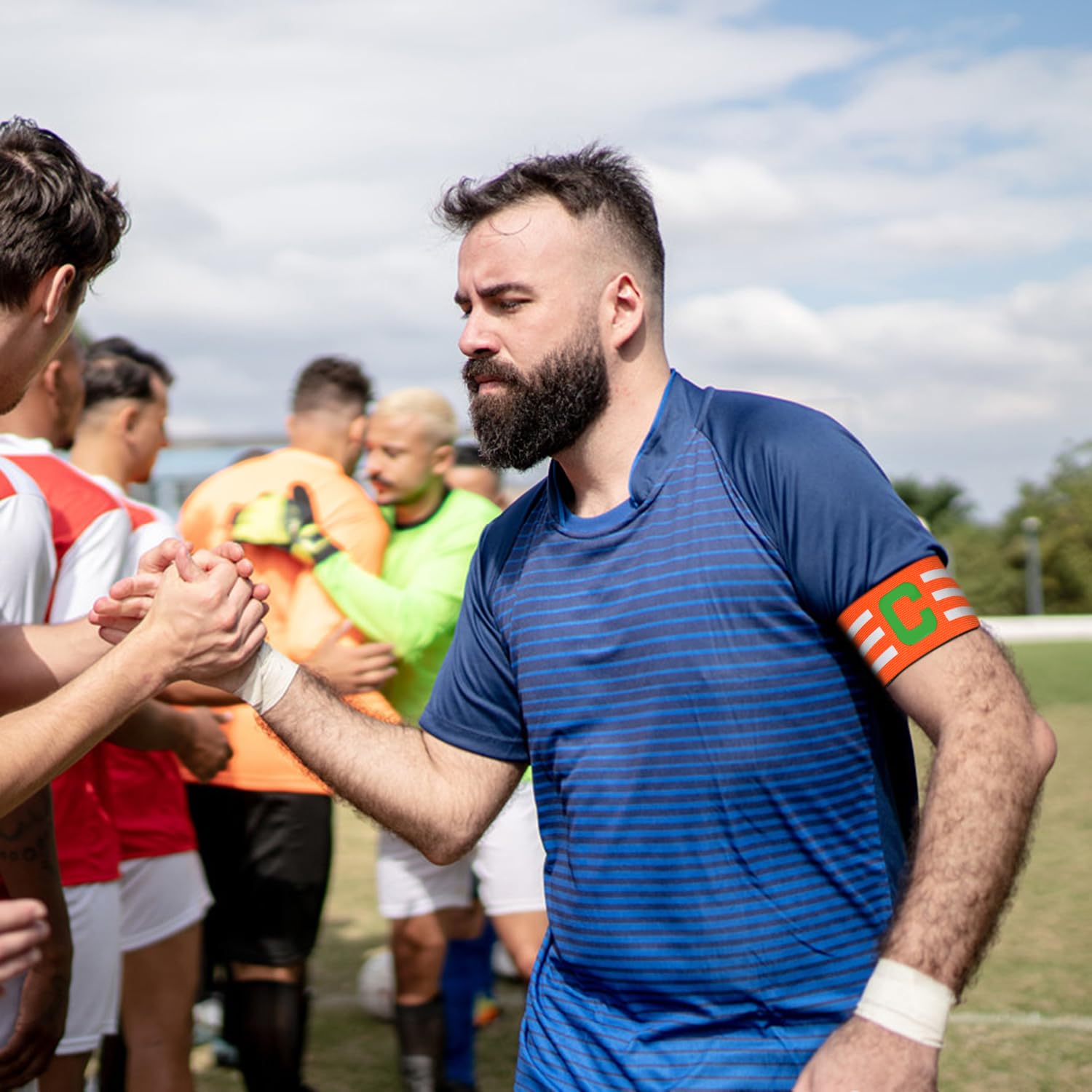 Brazalete deportivo de capitán C para entrenamiento en equipo, unisex, elástico, ajustable, para jugadores de fútbol al aire libre, para jóvenes y adultos (naranja)