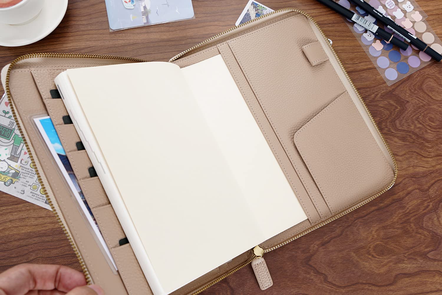 Moterm Custodia in pelle con cerniera per quaderni A5, adatta per Hobonichi Cousin,Stalogy e Midori MD Planner (ciottoli tortora)
