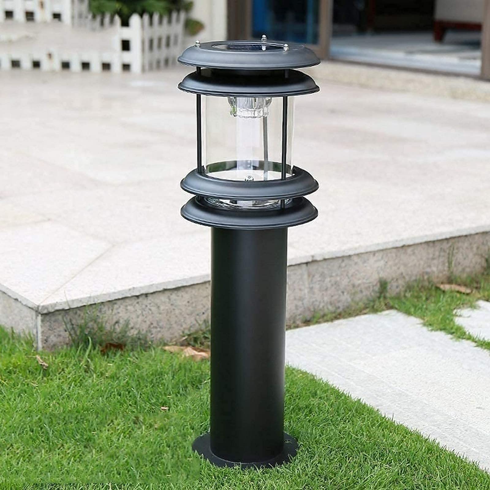 Lanterne solaire de cour extérieure pour illuminer vos soirées sur la terrasse