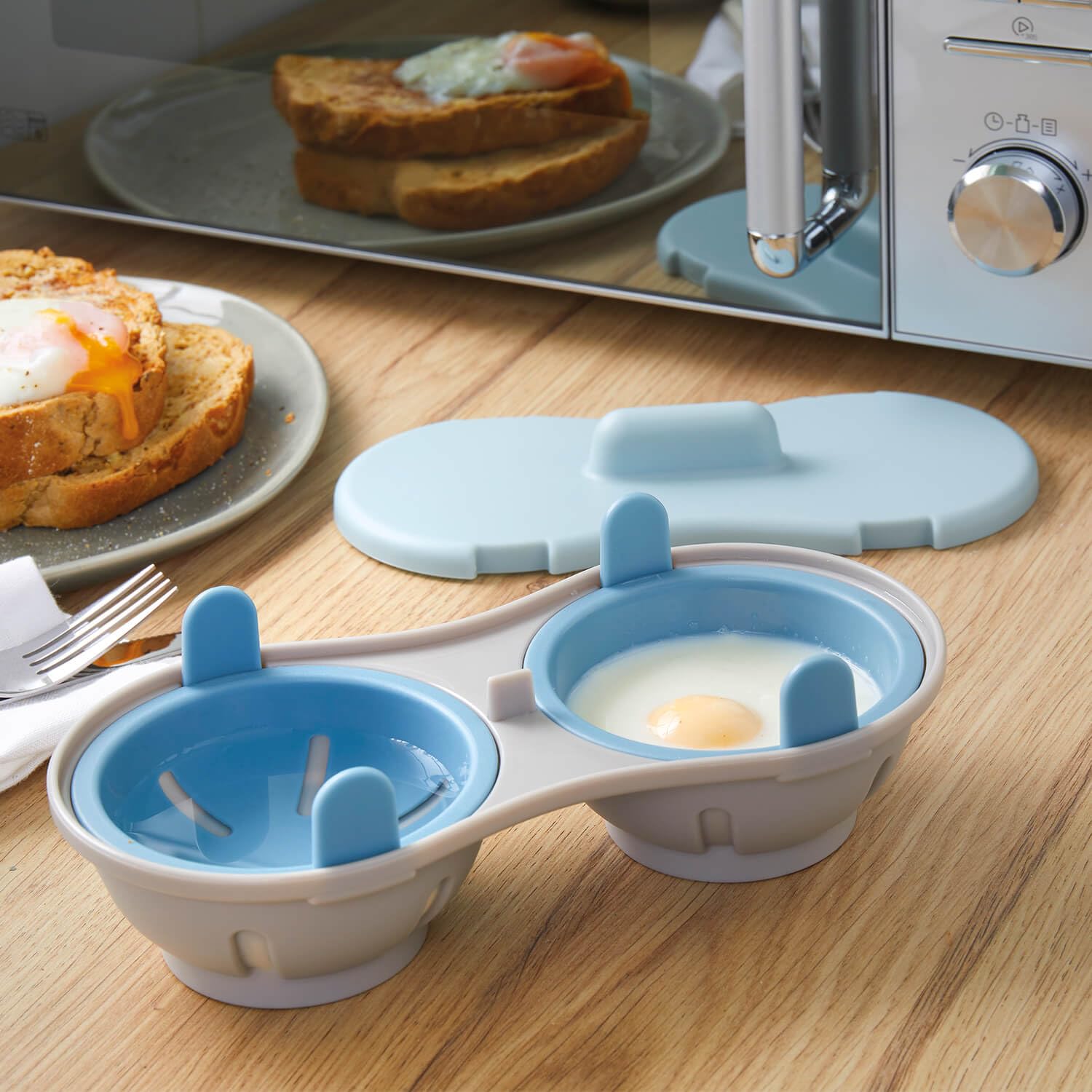Coopers of Stortford - Double Microwave Egg Poacher for Quick and Easy Poached Eggs - Food-Grade Plastic Egg Maker, High-Temperature Resistant and Dishwasher Safe